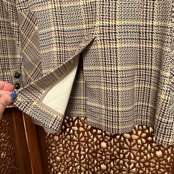 🚺 Cabi tan plaid blazer - Picture 8 of 13